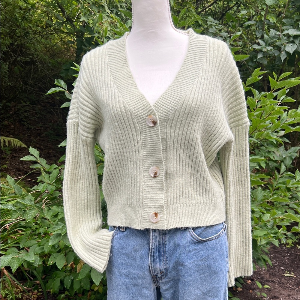 Kendall & Kylie 3 Button Cropped Cardigan